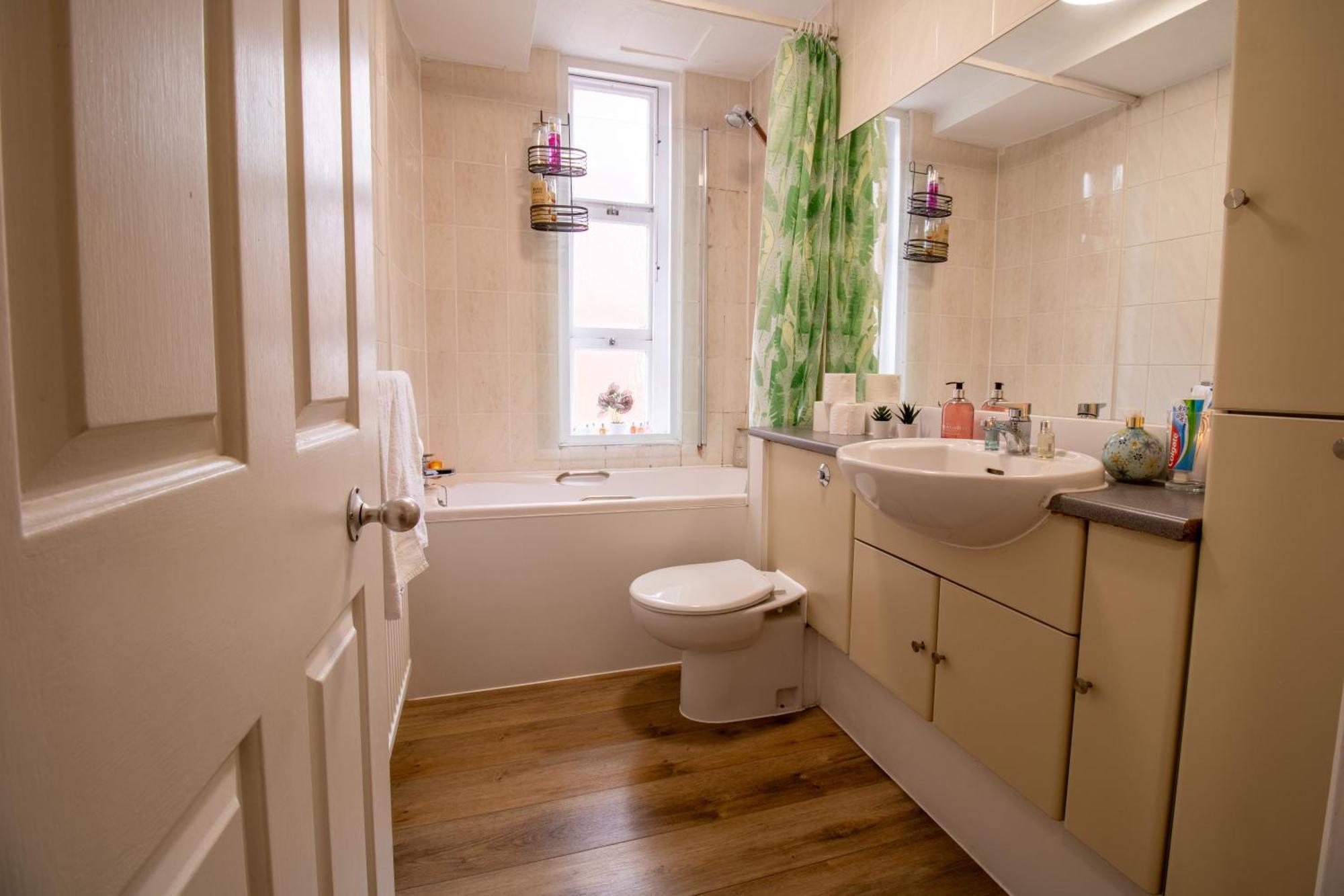 Cosy 2-bedroom In Mayfair 8cb - 4th Floor No Elevator Appartamento *