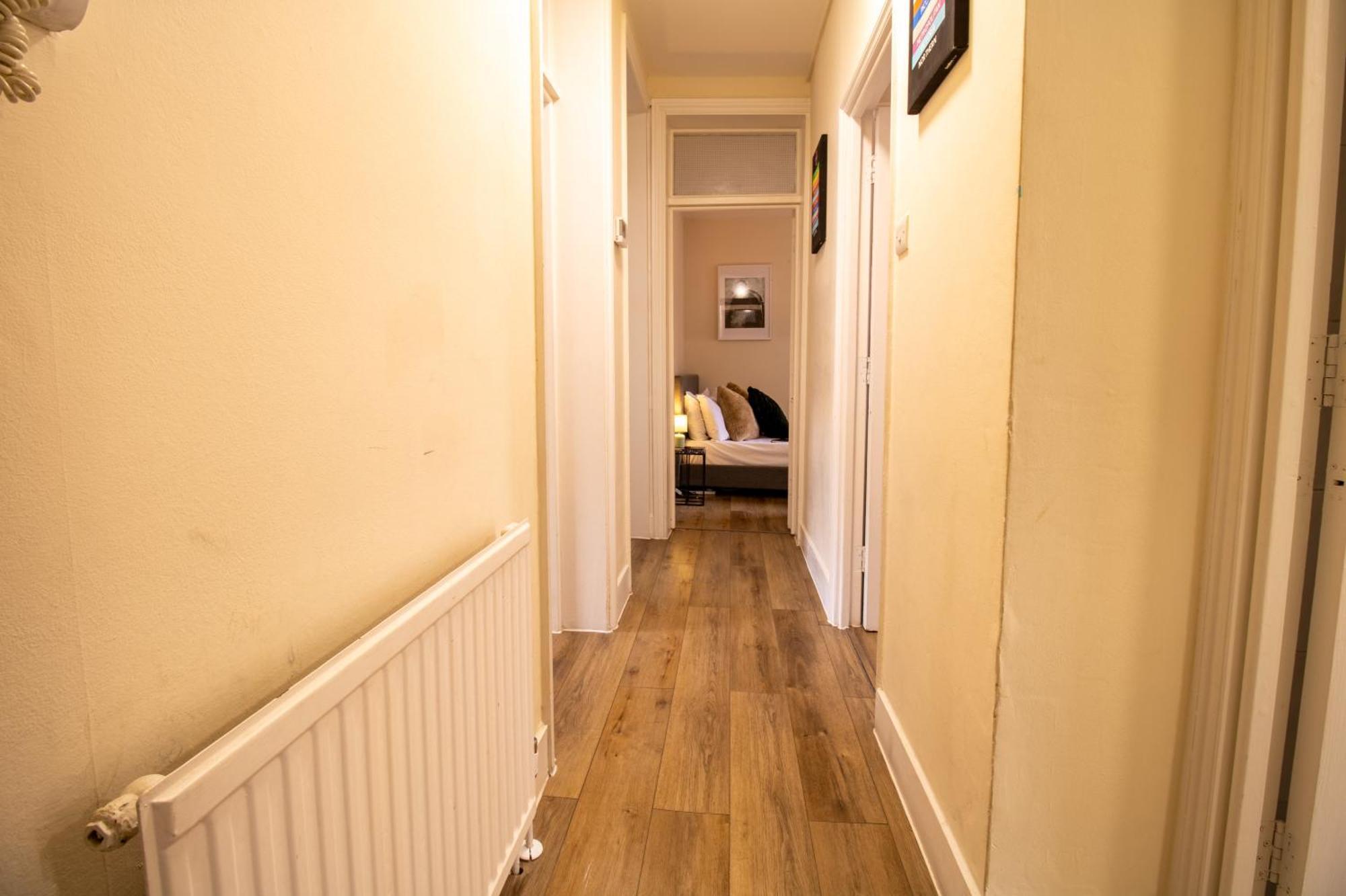 Cosy 2-bedroom In Mayfair 8cb - 4th Floor No Elevator * Londra