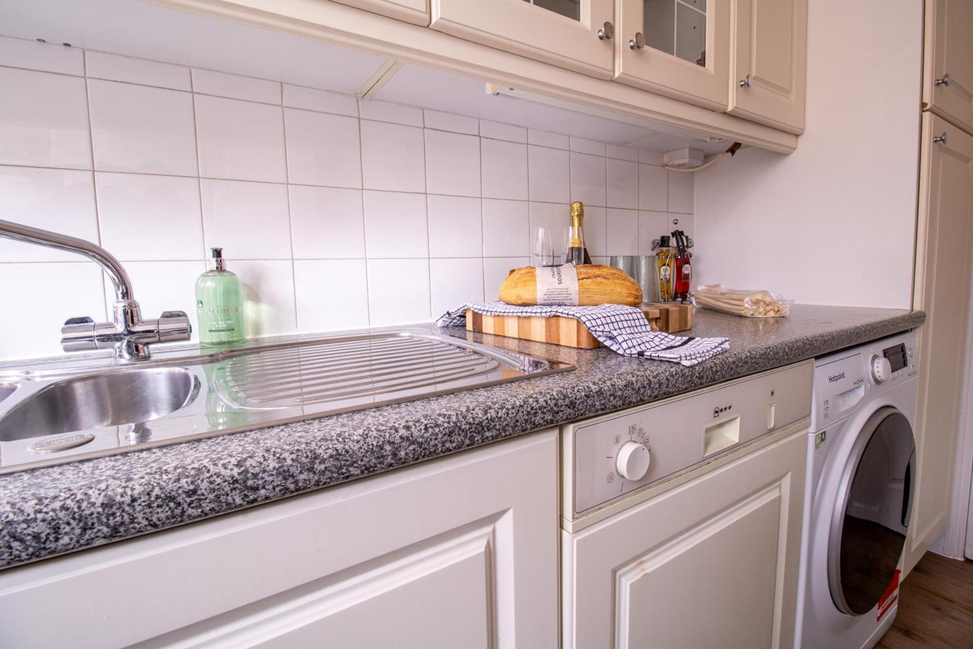 Cosy 2-bedroom In Mayfair 8cb - 4th Floor No Elevator Appartamento Londra
